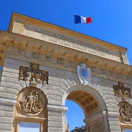 Radisson Blu Hotel, Hotel