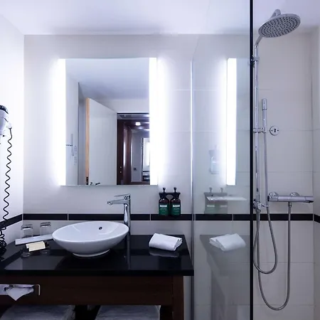 Radisson Blu Hotel, Hotel