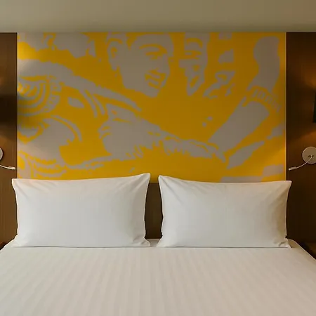 Radisson Blu Hotel, Hotel