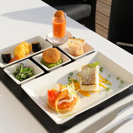 Radisson Blu Hotel, 4*