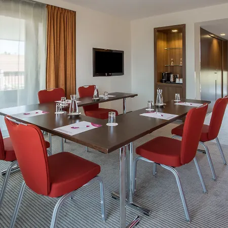 Radisson Blu Hotel, Hotel