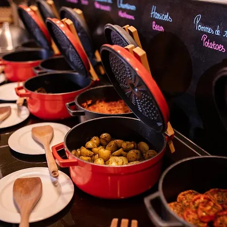 Radisson Blu Hotel, Szálloda 4*