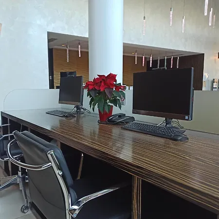 فندق Radisson Blu Hotel, مونبيلييه