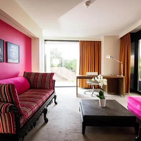 Radisson Blu Hotel, Hotel
